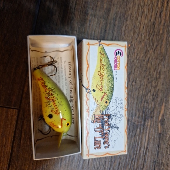 Vintage Central Palace Pin Up Girl Varsity Satin Jacket Size L Made in USA Eotm - Picture 7 of 8